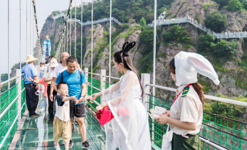 中秋福利100分！馬仁奇峰門(mén)票+住宿全免??！